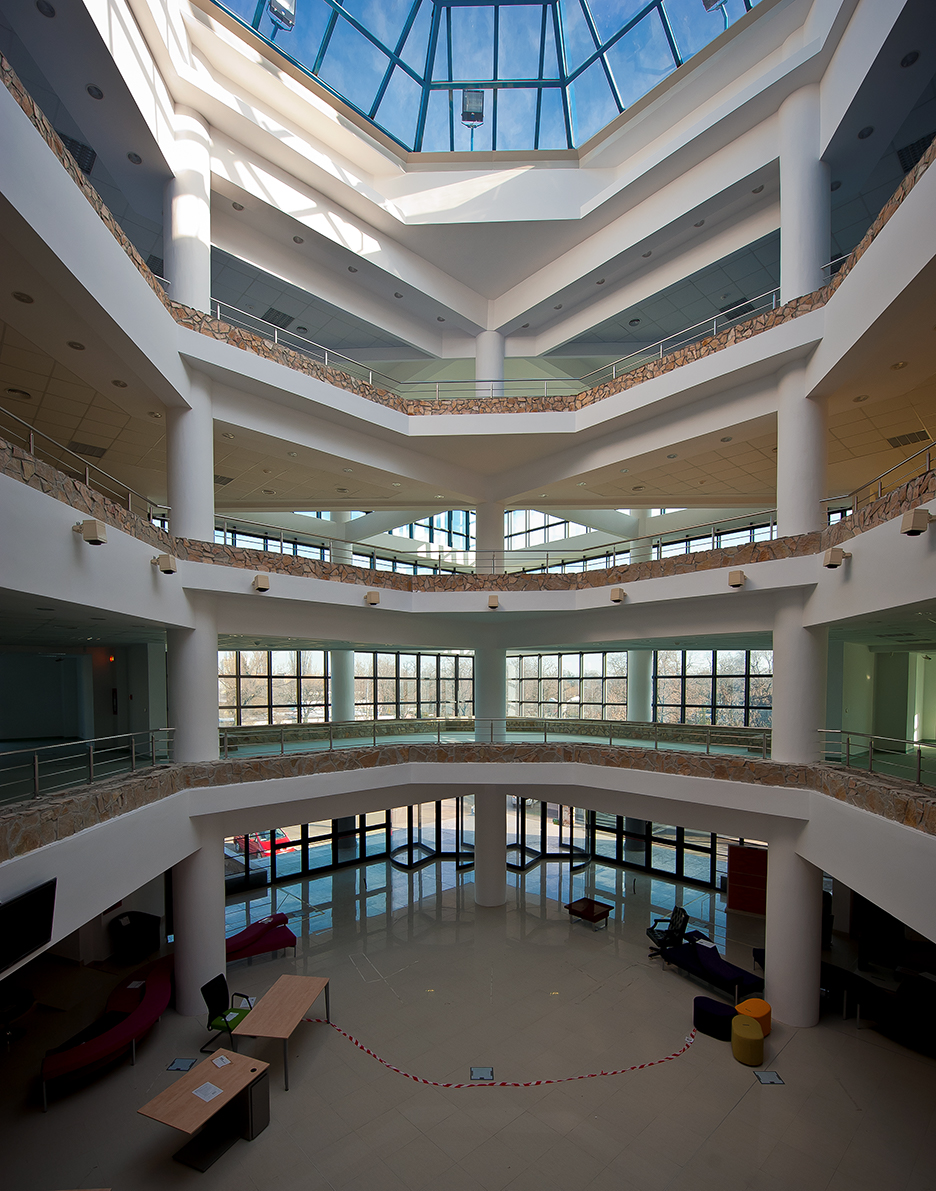 Biblioteca interior